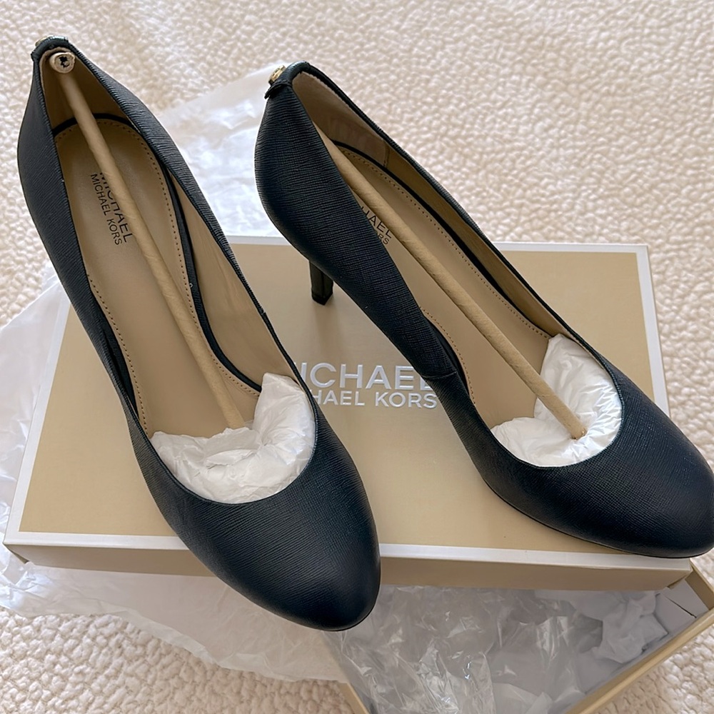 Michael Kors Navy Flex Pump NIB